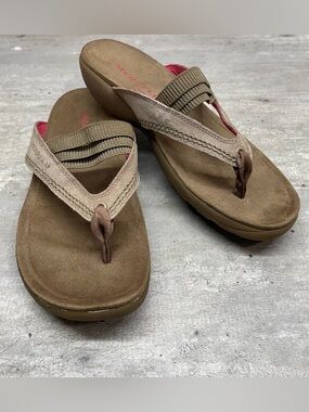 Merrell Kangaroo Thong Sandals Womens 7 Brown Pink Excellent Sporty Comfort